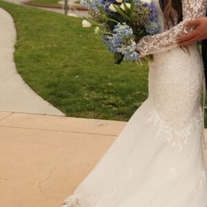 Elegant White Lace Wedding Dress